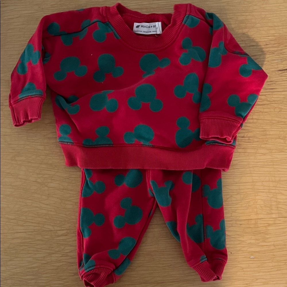 monica + andy Disney holiday sweatsuit size 3-6mo